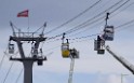 Koelner Seilbahn Gondel blieb haengen Koeln Linksrheinisch P164